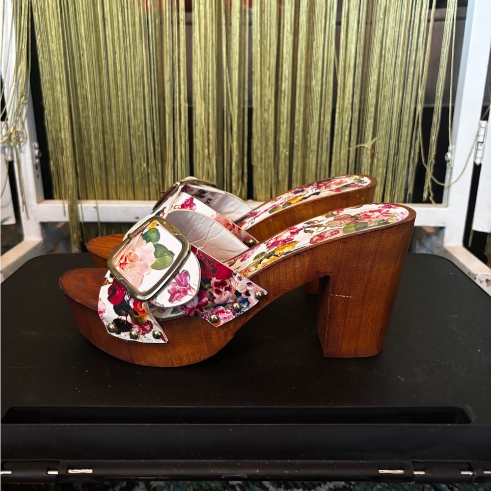Floral Open Toe Wood Block Heel Sandals